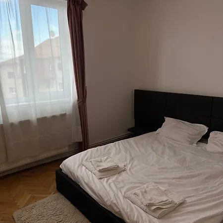 Emina Apartment *